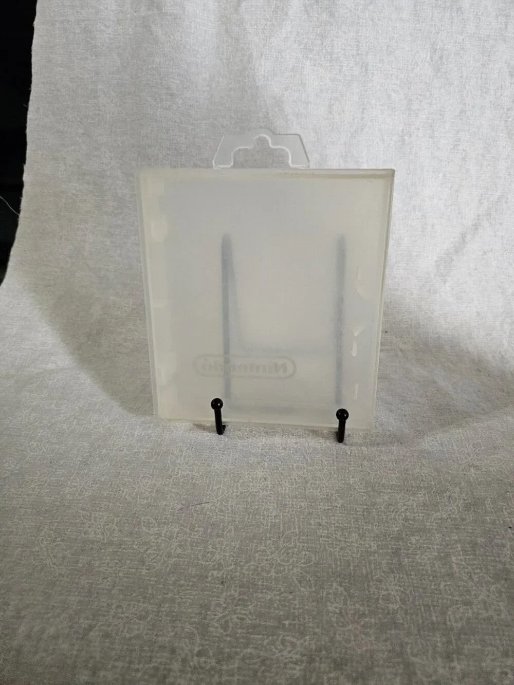 NES Game Holder Vintage Plastic Clamshell Case Nintendo Storage Protector Box